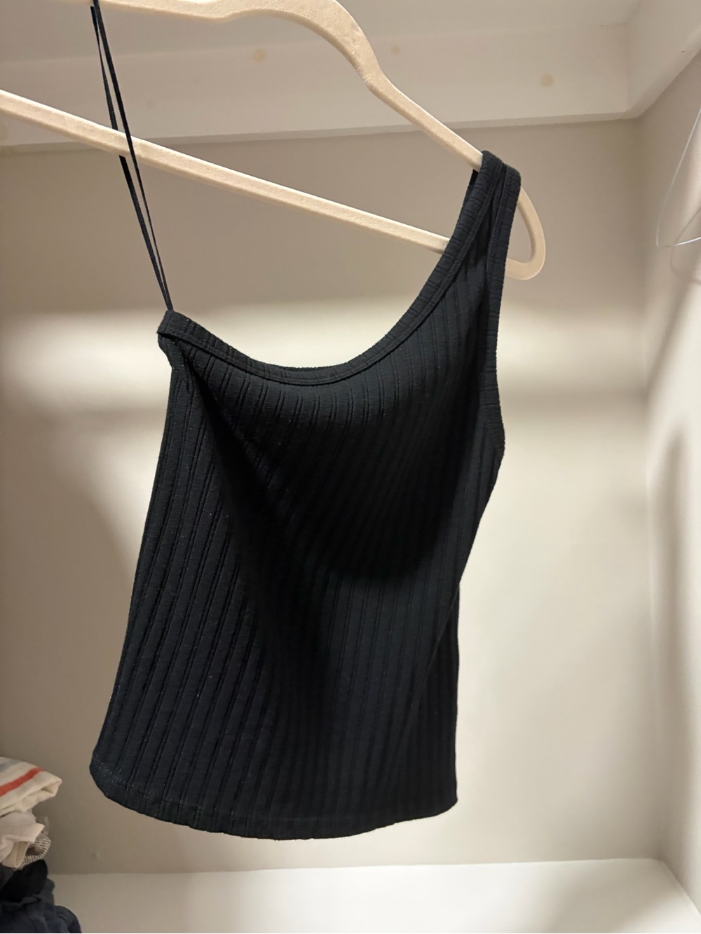 American Eagle Outfitters Black Ribbed One-Shoulder Tank